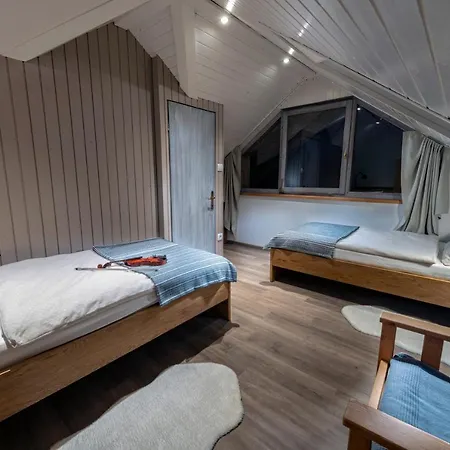 Apartma In Sobe Pr'objan Gæstehus